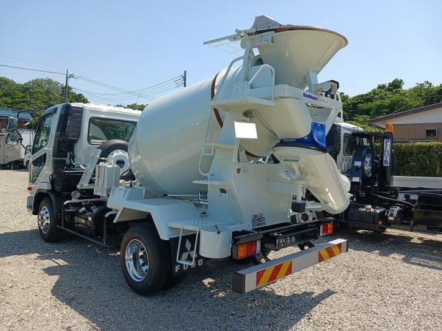 Mitsubishi Fuso Fighter 5