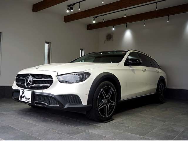 Mercedes-Benz E-Class All-Terrain 11