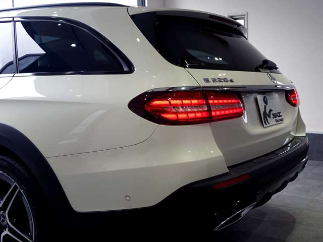 Mercedes-Benz E-Class All-Terrain 12