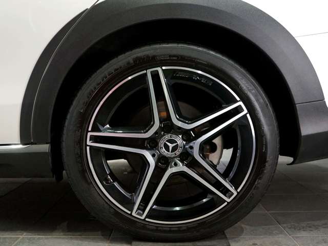 Mercedes-Benz E-Class All-Terrain 3