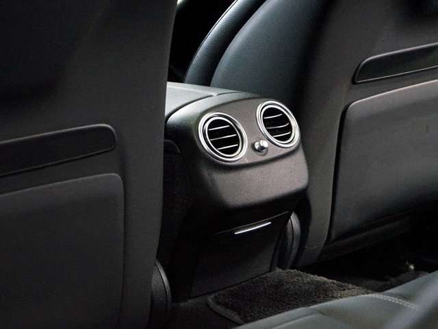Mercedes-Benz E-Class All-Terrain 8