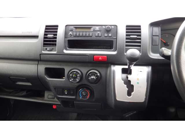Toyota Hiace Van 12