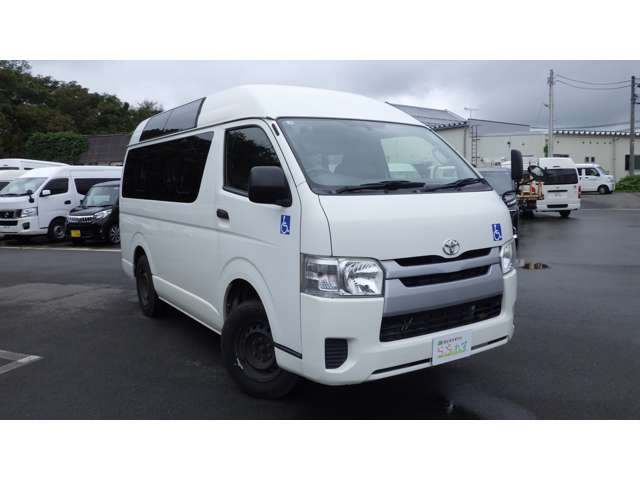 Toyota Hiace Van 4