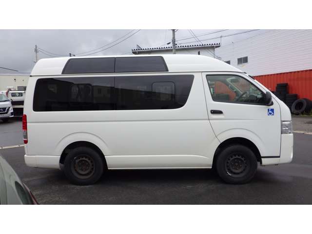 Toyota Hiace Van 5