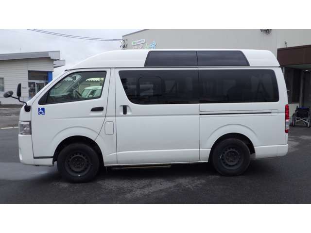 Toyota Hiace Van 6