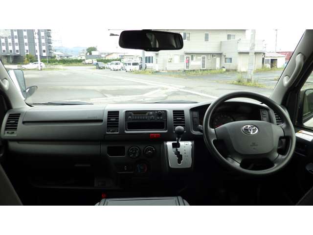 Toyota Hiace Van 10