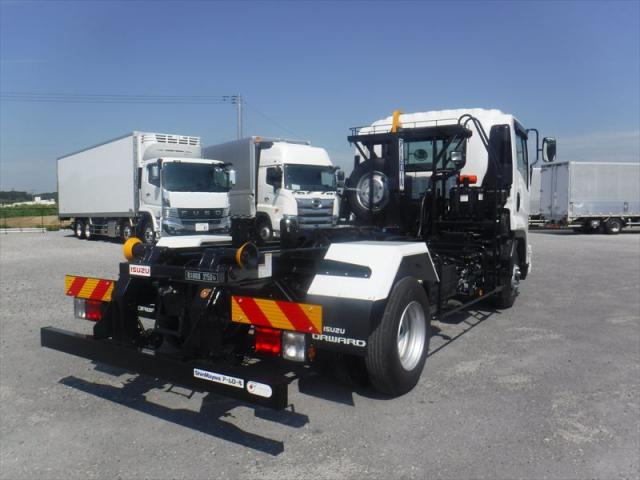 Isuzu Forward 12