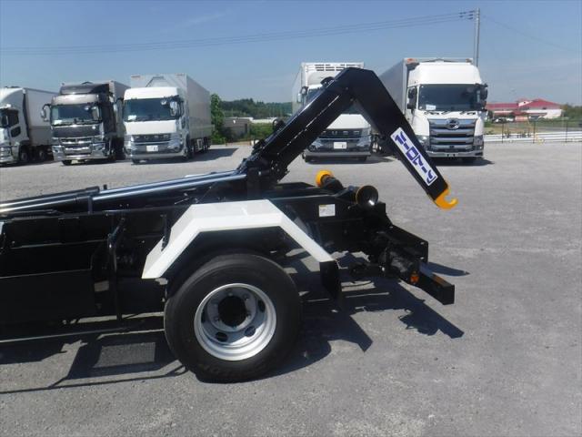 Isuzu Forward 9