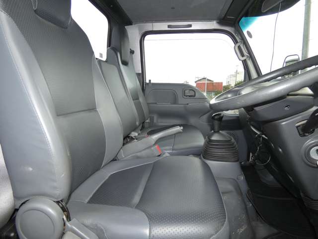 Isuzu Elf 12