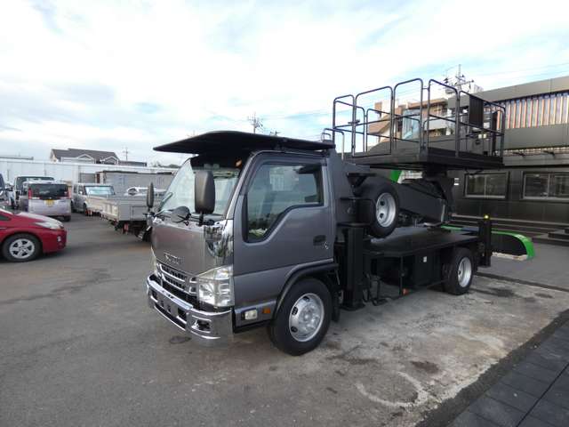 Isuzu Elf 4