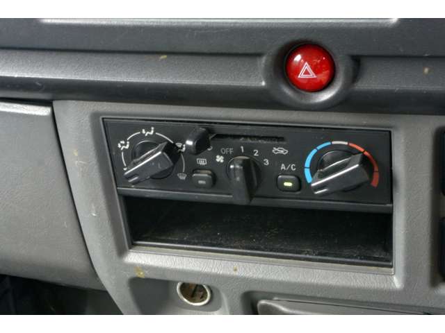 Mitsubishi Minicab MiEV 11