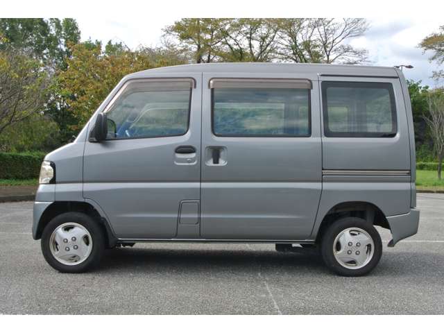 Mitsubishi Minicab MiEV 7