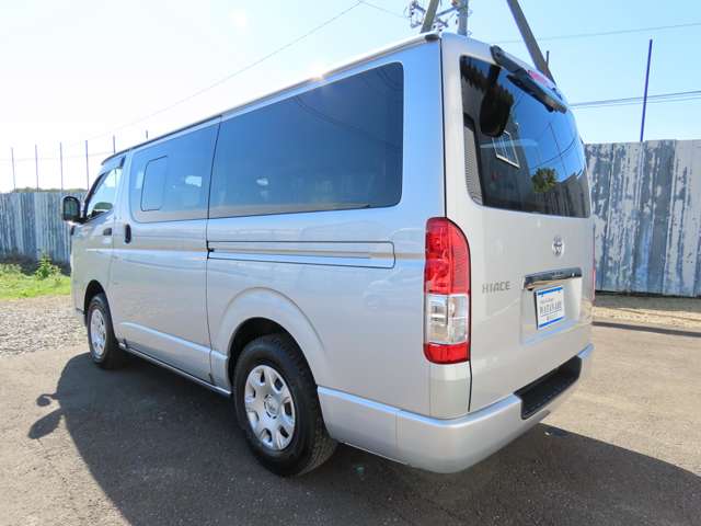 Toyota Hiace Van 7