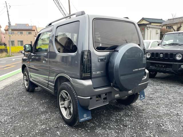 Suzuki Jimny 11