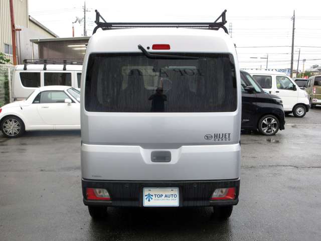 Daihatsu Hijet Cargo 11