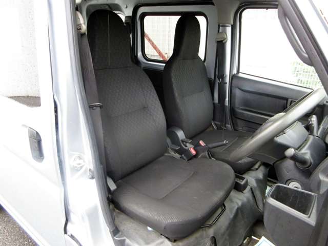 Daihatsu Hijet Cargo 7
