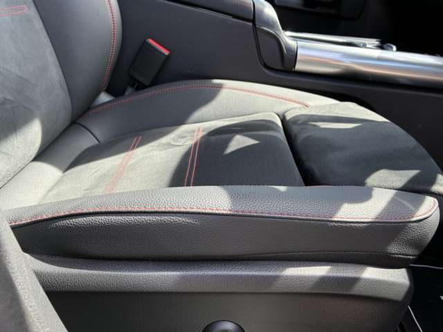Mercedes-Benz GLA-Class 11