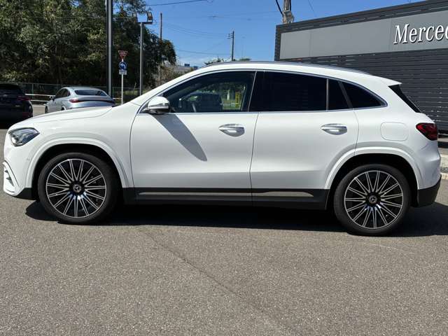 Mercedes-Benz GLA-Class 6