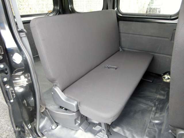 Daihatsu Hijet Cargo 11