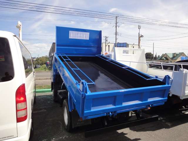 Mitsubishi Fuso Canter 2