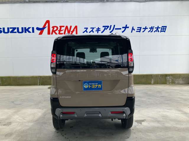 Mitsubishi Delica Mini 8