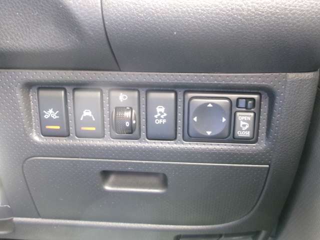 Nissan AD 6