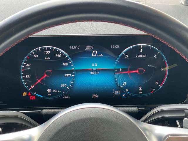 Mercedes-Benz GLA-Class 12