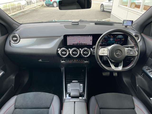 Mercedes-Benz GLA-Class 6