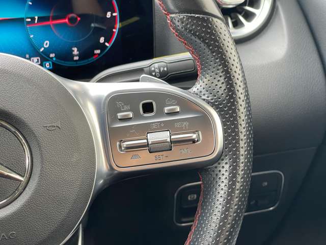 Mercedes-Benz GLA-Class 9
