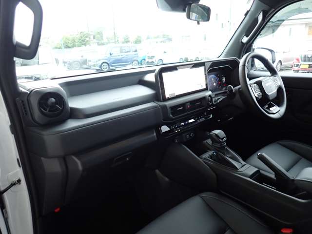 Toyota Land Cruiser FJ 12
