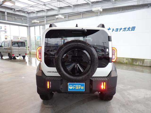Toyota Land Cruiser FJ 8