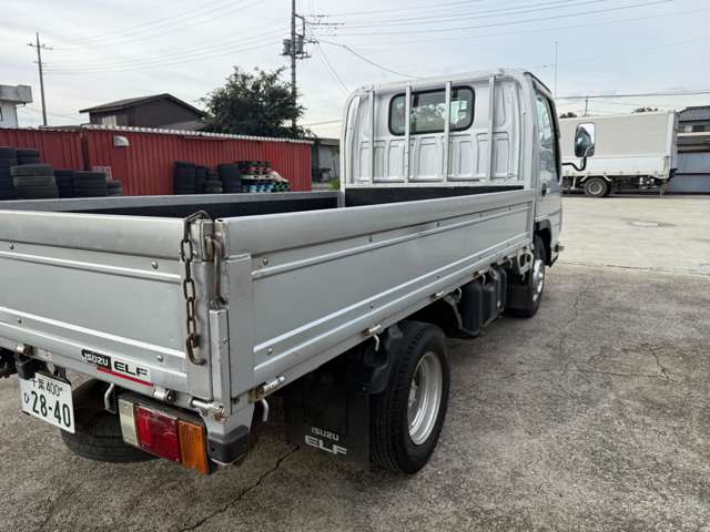 Isuzu Elf 6