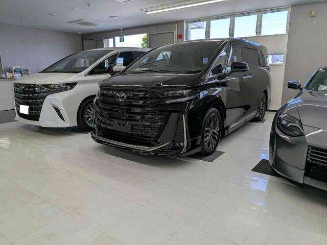 Toyota Vellfire 4