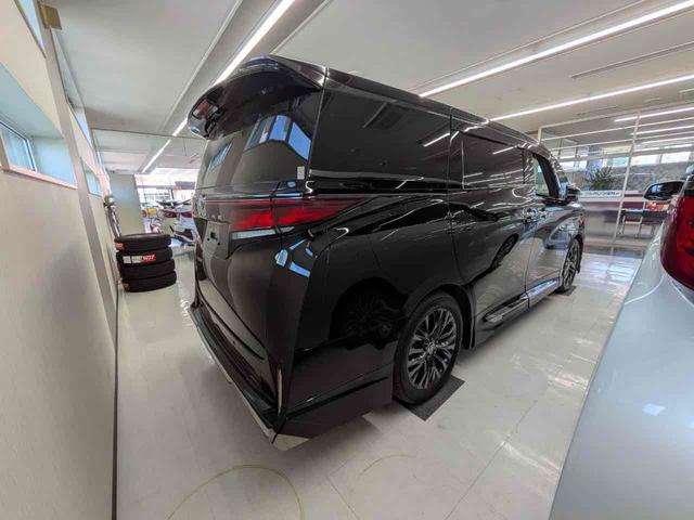 Toyota Vellfire 8