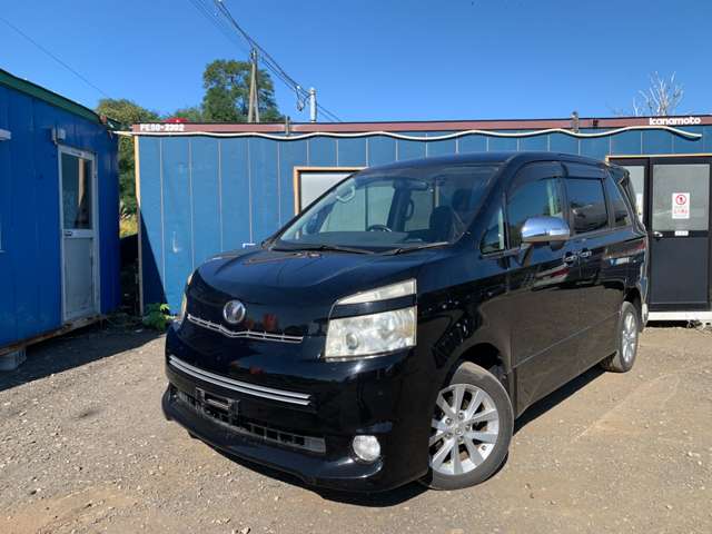 Toyota Voxy 2