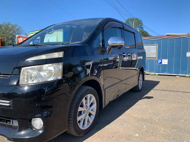 Toyota Voxy 8