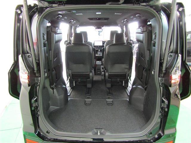 Toyota Voxy 11