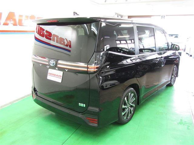 Toyota Voxy 6