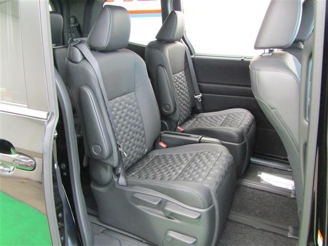 Toyota Voxy 8