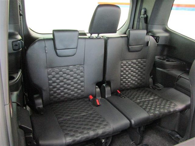 Toyota Voxy 9