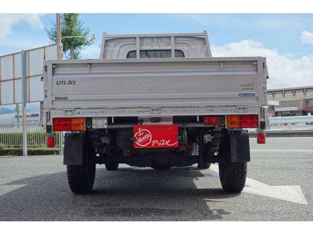 Toyota Light Ace Truck 10