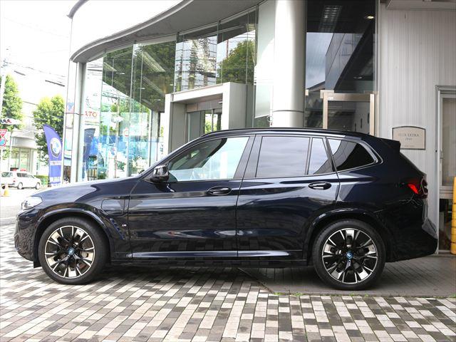 BMW iX3 8