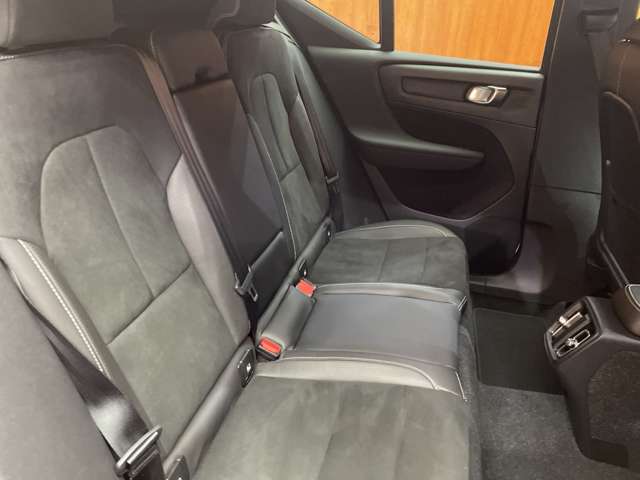 Volvo XC40 8