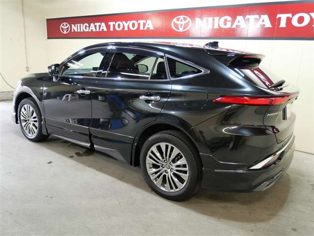 Toyota Harrier 3