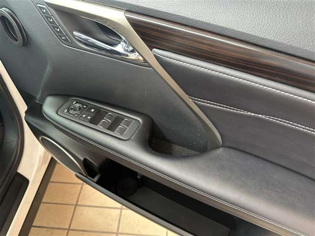 Lexus RX 7