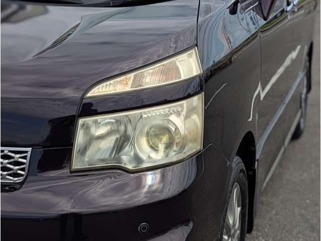 Toyota Voxy 11