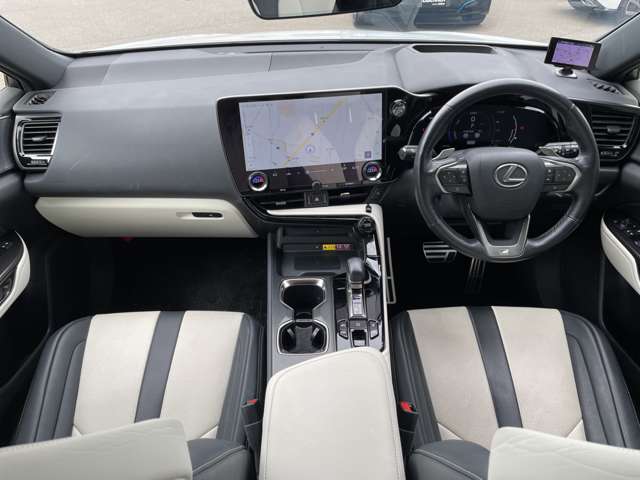 Lexus NX 4