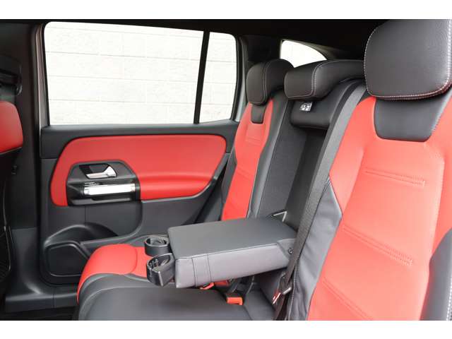 Mercedes-Benz GLB 8