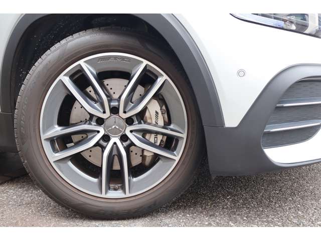 Mercedes-Benz GLB 11
