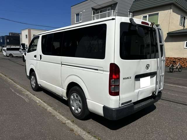 Toyota Hiace Van 3